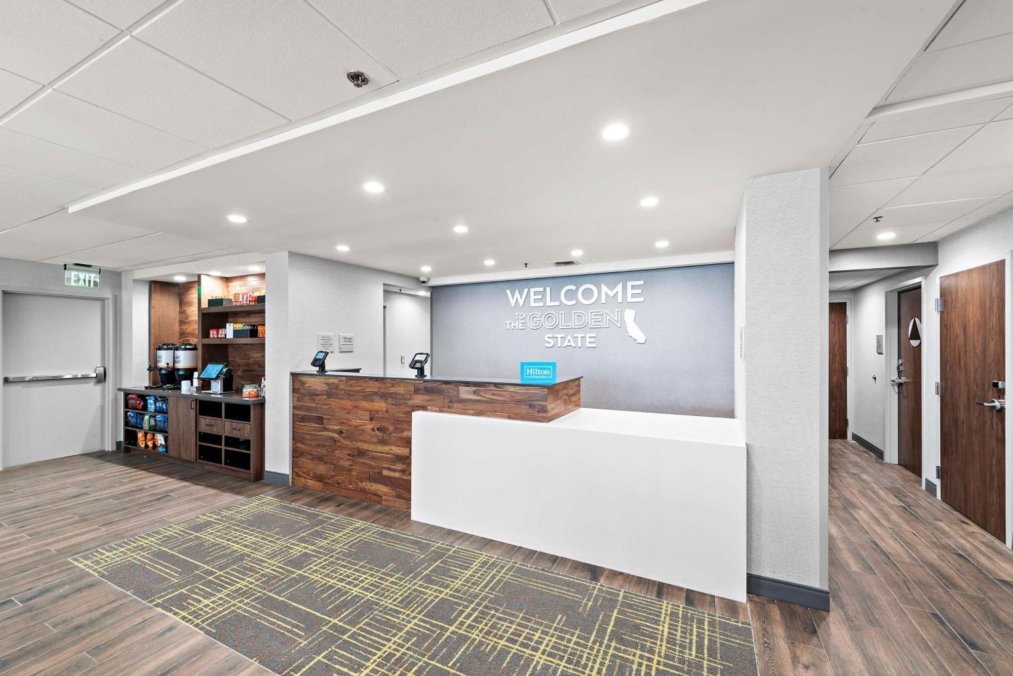 Hampton Inn Los Angeles Airport Lennox Esterno foto